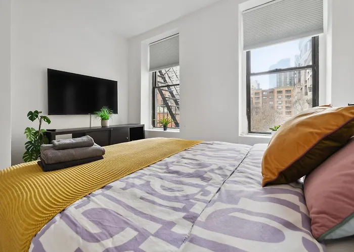 Central Manhattan 2 Bd Time Square Unit