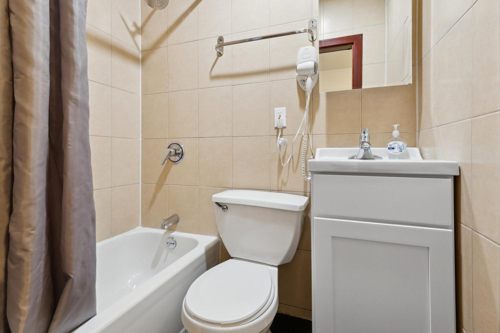 Manhattan 2 Bd Time Square Unit *